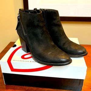 BLONDO Nivada Black Leat size 7.5m